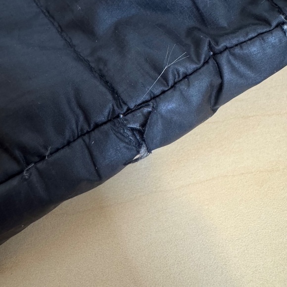 MINOR FLAWS PATAGONIA DOWN SWEATER HOODY STY84711 BLACK WOMENS XS - Picture 5 of 10